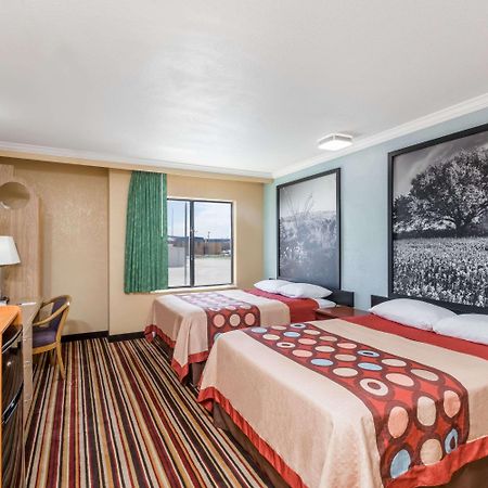 Super 8 By Wyndham Midland Motel Екстериор снимка