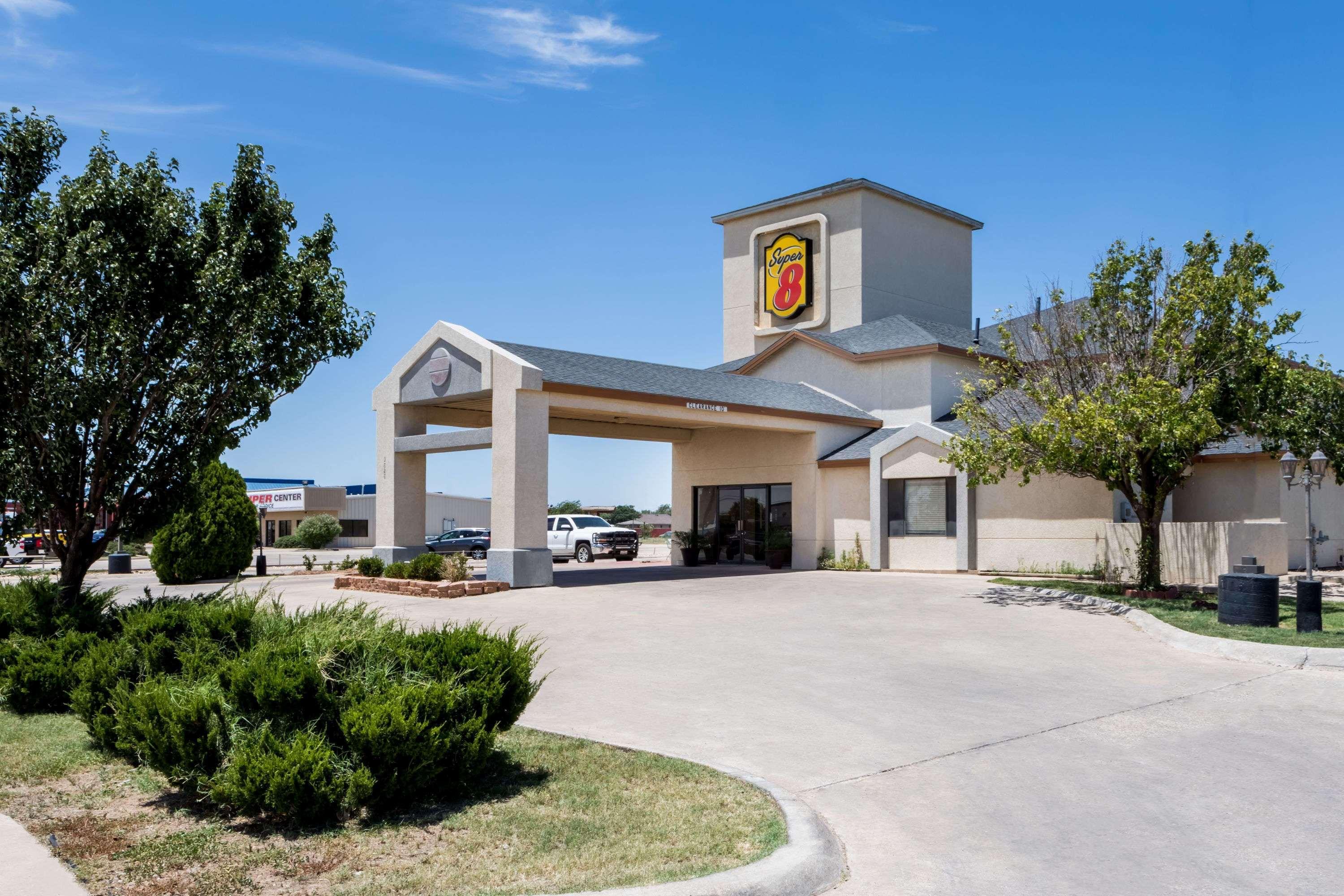 Super 8 By Wyndham Midland Motel Екстериор снимка